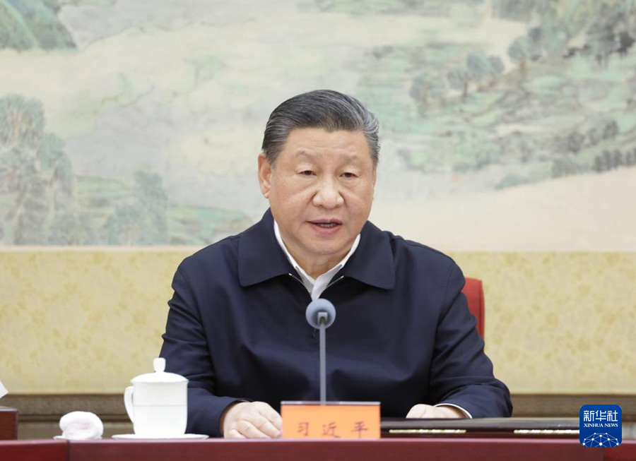 12月26日至27日,中共中央政治局召开民主生活会,中共中央总书记习近平主持会议并发表重要讲话。
